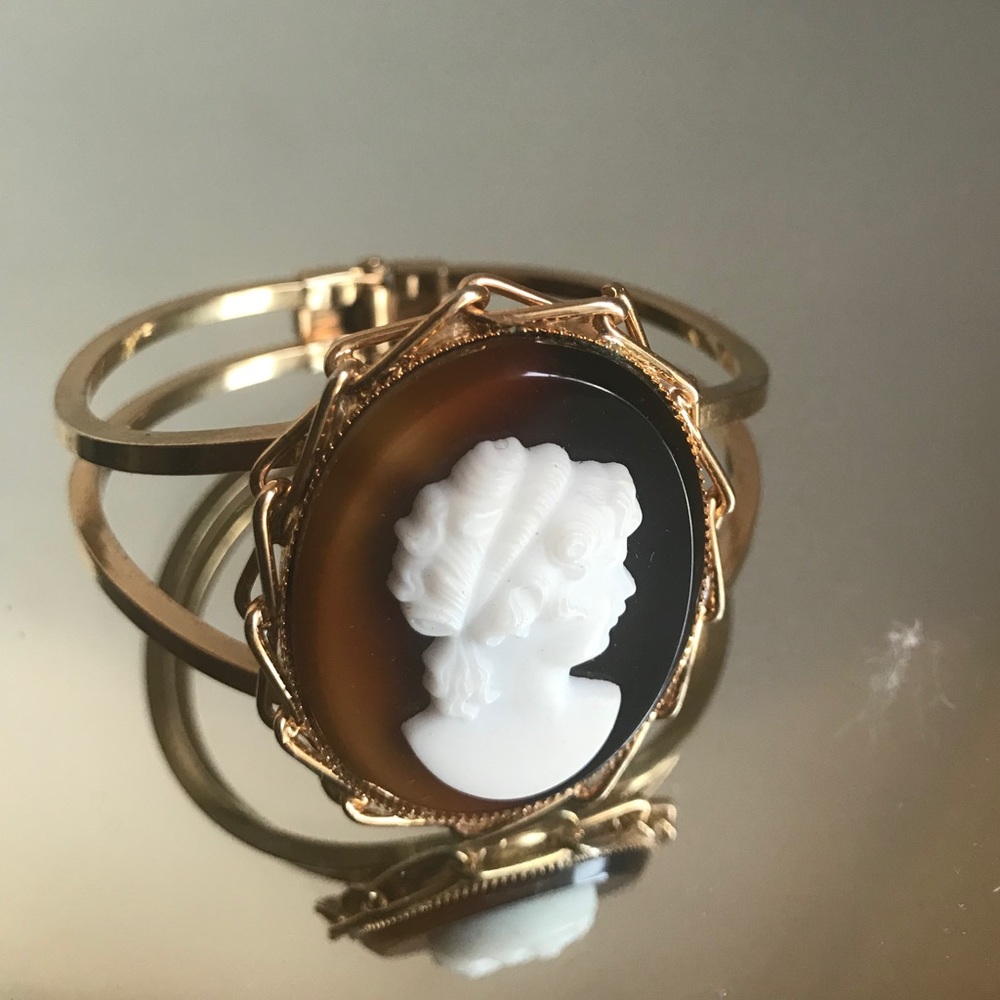 Vintage Cameo Bracelet
